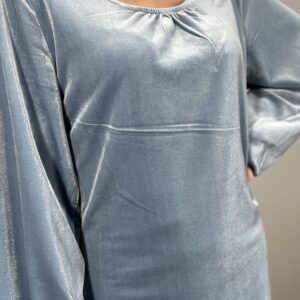 Welurowa sukienka z bufiastymi rękawami r. M/L Cream