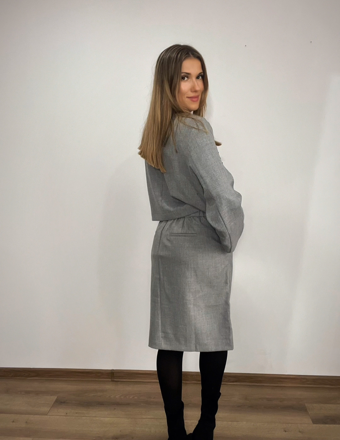 Szara spódnica r. 44 XXL Fransa - obrazek 3