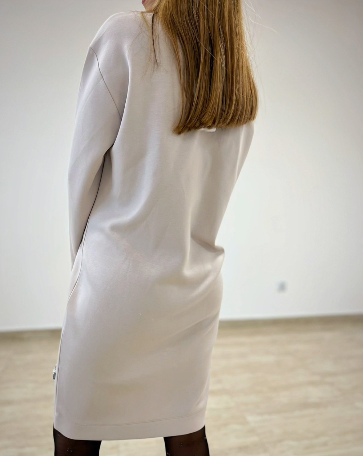 Elastyczna dresowa sukienka z modalu z cyrkoniami r. S/M InWear Copenhagen - obrazek 3