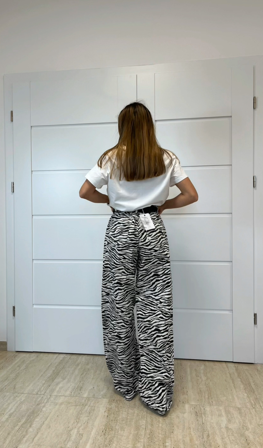 Jeansy w motyw zebry z szerokimi nogawkami r. M/L Co'couture - obrazek 2