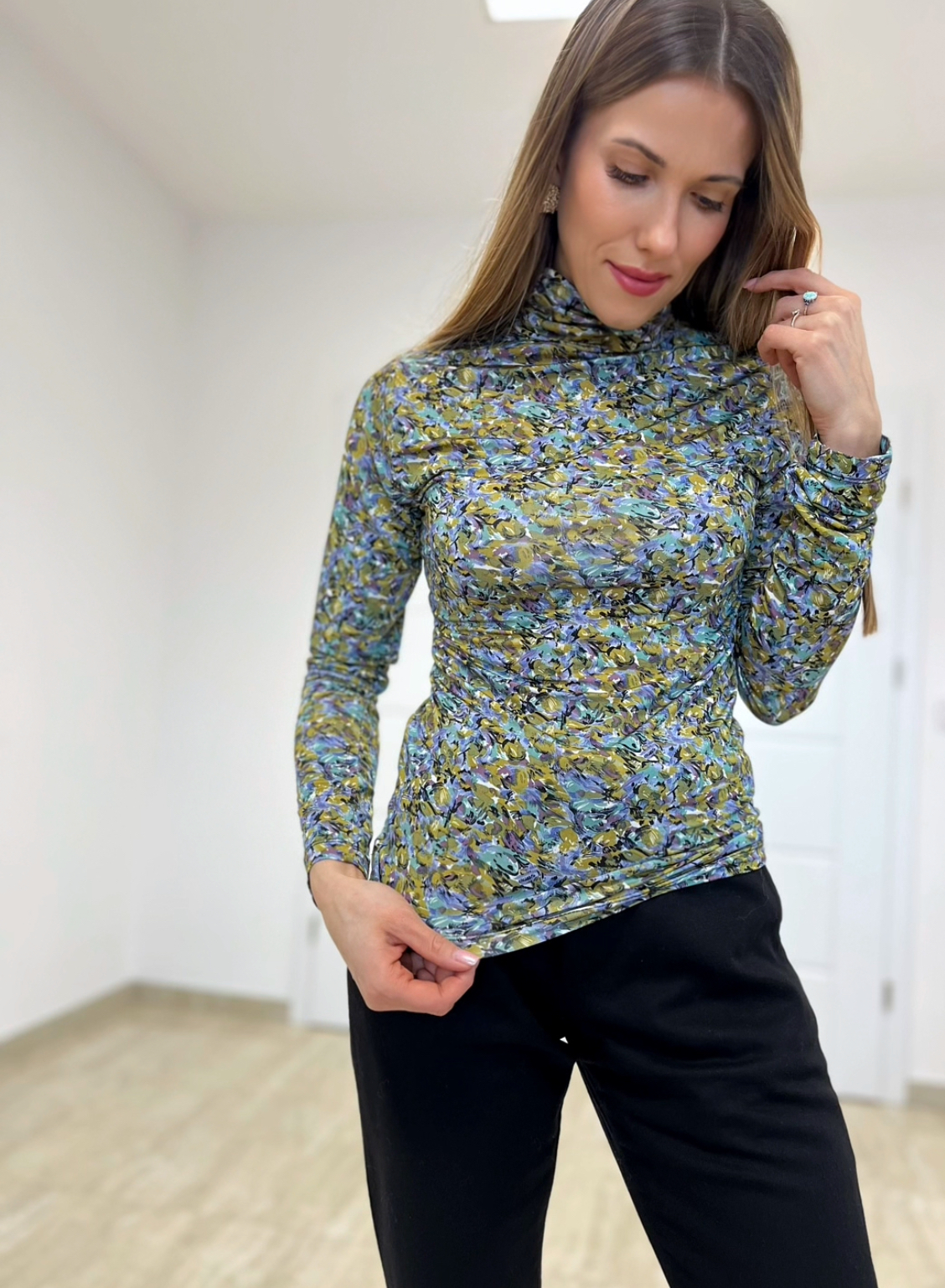 Wzorzysty golf z wiskozy Gestuz r. XS/S - obrazek 2