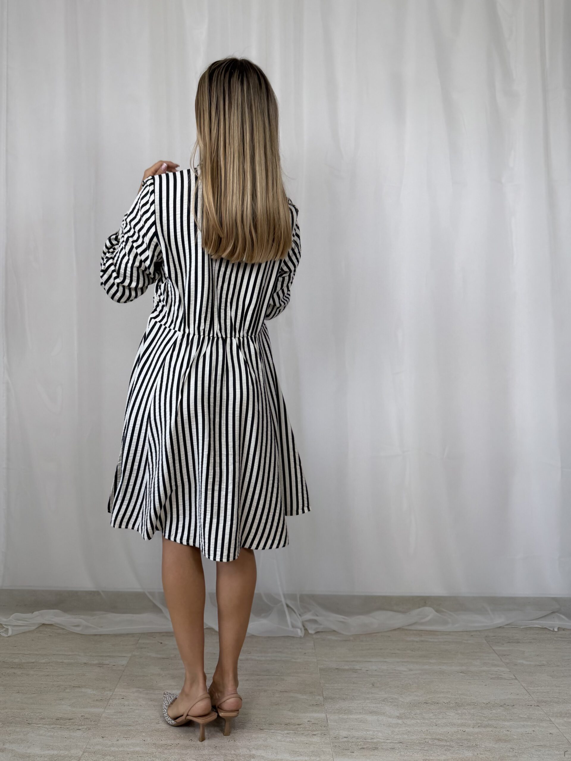 Rozkloszowana sukienka w paski r. M/L YAS - obrazek 2