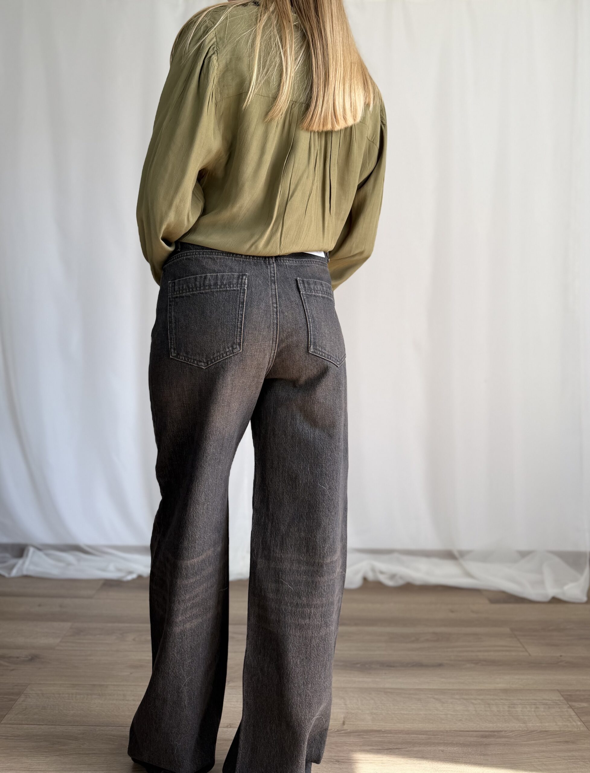 Czarne jeansy z prostymi nogawkami Wood Wood r. S/M - obrazek 4